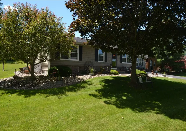 Photo 3 of Sale Pending at 3009 Hance Rd, Macedon, NY 14502 | MLS# R1696083 | Listing updated on 2026-07-14