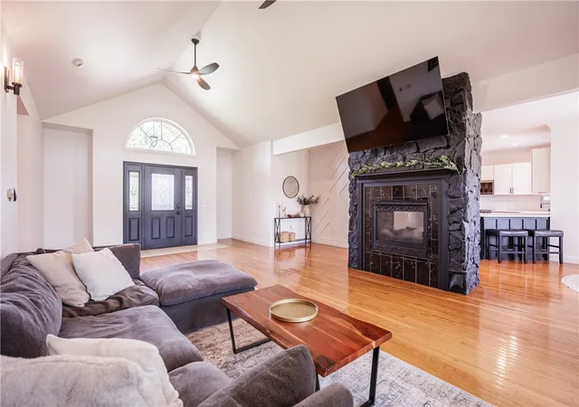 Photo 3 of Sale Pending at 10181 Francis Rd, Batavia, NY 14020 | MLS# R1696433 | Listing updated on 2026-07-21