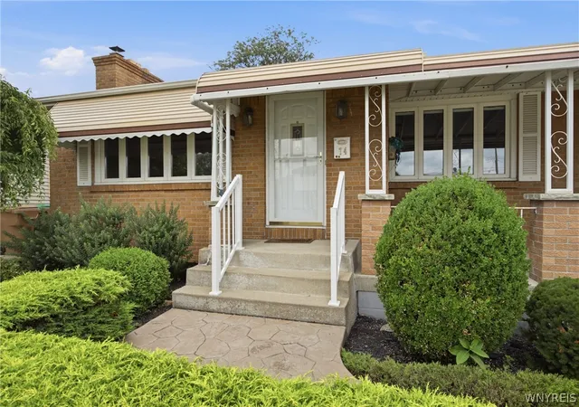 Photo 3 of Sale Pending at 74 Leni Ln, Buffalo, NY 14225 | MLS# B1696463 | Listing updated on 2026-07-15