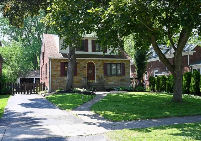 Photo 1 of Sale Pending at 130 Ivyhurst Rd, Buffalo, NY 14226 | MLS# B1695958 | Listing updated on 2026-08-03