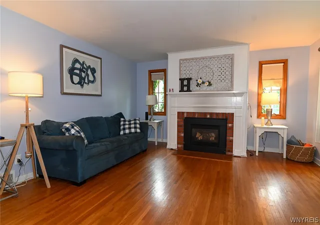 Photo 2 of Sale Pending at 130 Ivyhurst Rd, Buffalo, NY 14226 | MLS# B1695958 | Listing updated on 2026-08-03
