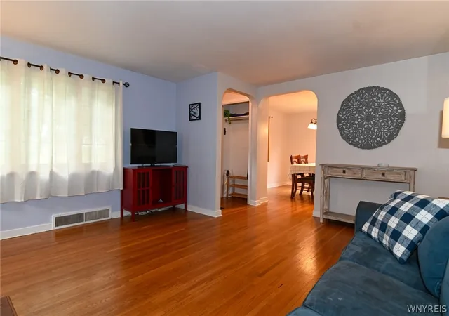 Photo 3 of Sale Pending at 130 Ivyhurst Rd, Buffalo, NY 14226 | MLS# B1695958 | Listing updated on 2026-08-03
