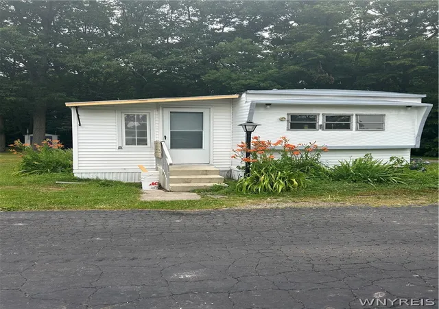 1st image of 111 Andrus Ct, Hanover, NY 14136 | MLS# B1696589