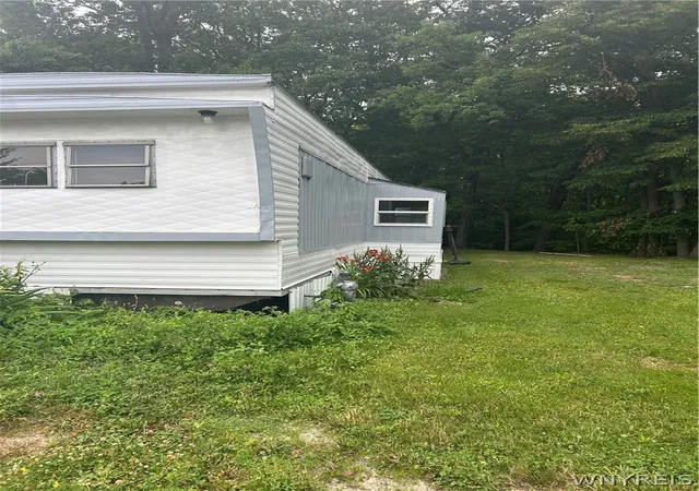 2nd image of 111 Andrus Ct, Hanover, NY 14136 | MLS# B1696589