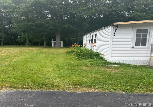 3rd image of 111 Andrus Ct, Hanover, NY 14136 | MLS# B1696589