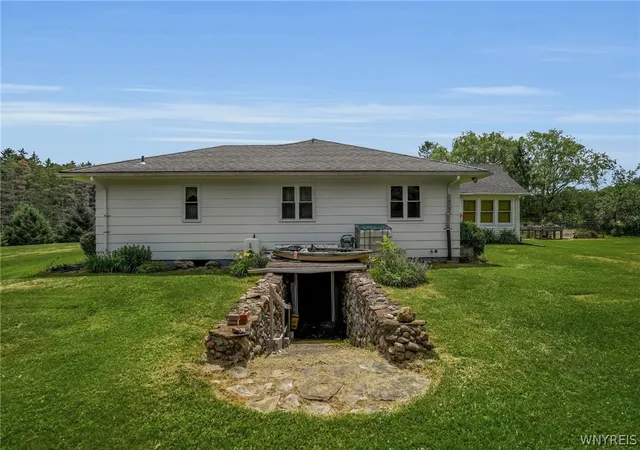 4th image of 9560 Savage Rd, Holland, NY 14080 | MLS# B1696537