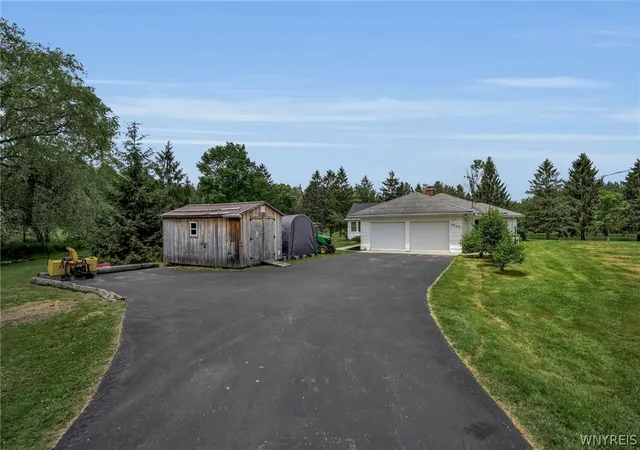 5th image of 9560 Savage Rd, Holland, NY 14080 | MLS# B1696537