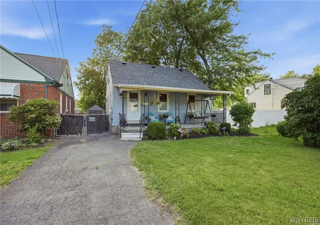 Homes for sale in Cheektowaga, NY | 830 Beach Rd, Cheektowaga, NY 14225 | MLS# B1696445