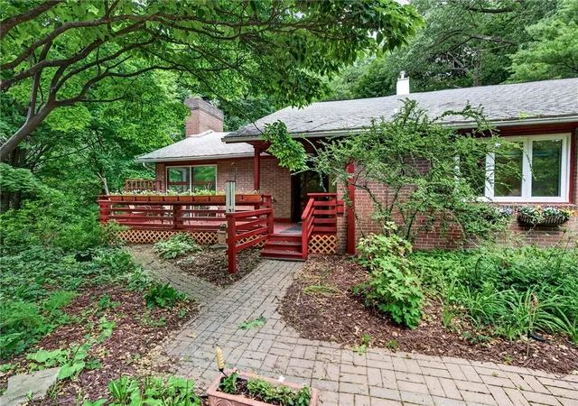 2nd image of 6 Far View Hills Rd, Rochester, NY 14620 | MLS# R1695343