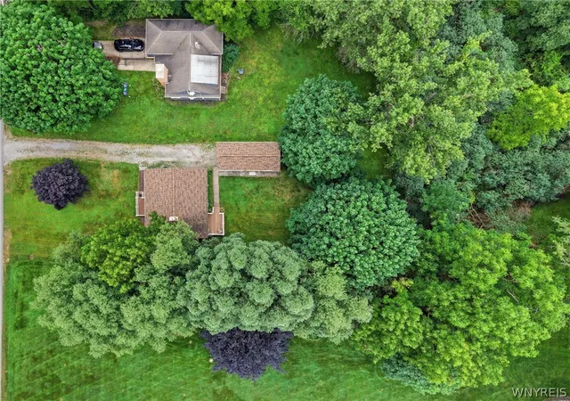 Homes for sale in Clarence, NY | 4875 Meadowbrook Rd, Clarence, NY 14221 | MLS# B1696321