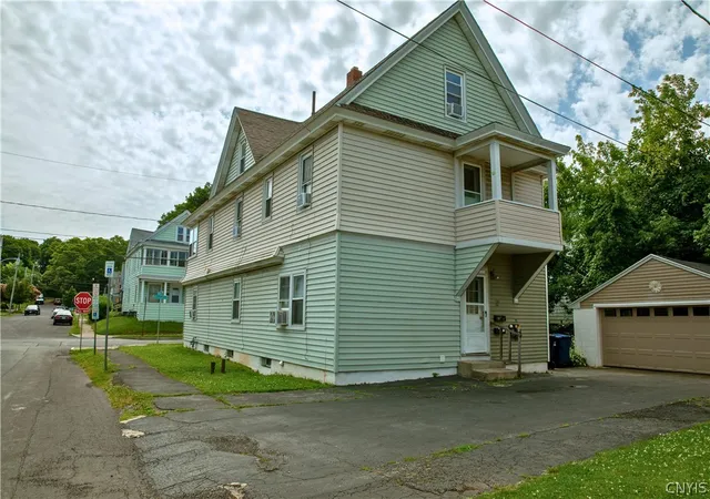 Photo 4 of Sale Pending at 300 Hixson Ave, Syracuse, NY 13206 | MLS# S1695494 | Listing updated on 2026-07-23