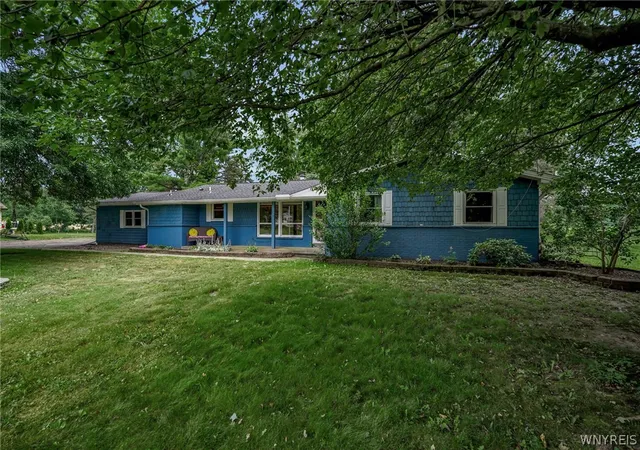 2nd image of 1073 Lyndale Ln, Marilla, NY 14059 | MLS# B1695723