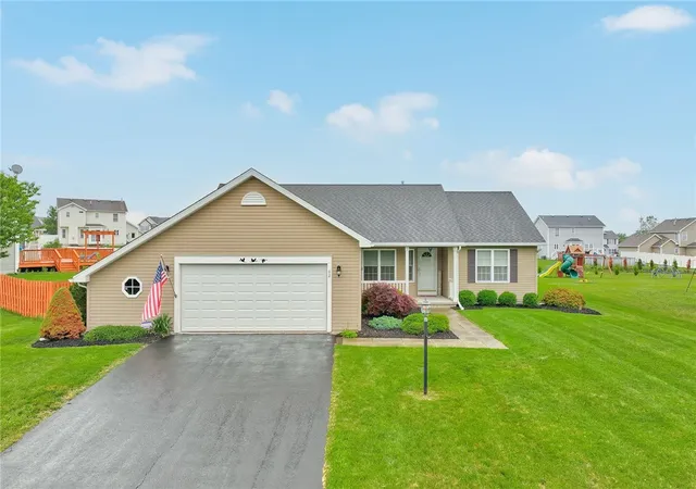 Homes for sale in Henrietta, NY | 82 Harrogate Xing, Henrietta, NY 14586 | MLS# R1695045
