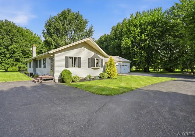 3rd image of 3820 Beebe Rd, Newfane, NY 14108 | MLS# B1696629