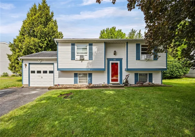 3rd image of 43 Curtisdale Ln, Hamlin, NY 14464 | MLS# R1696532