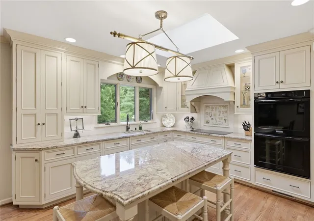 5th image of 9 Pine Acres Dr, Rochester, NY 14618 | MLS# R1696553