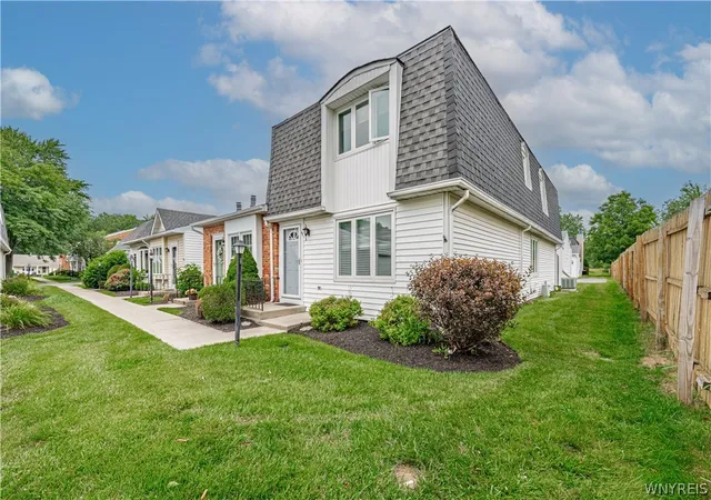 2nd image of 44 The Common, Lockport, NY 14094 | MLS# B1695796