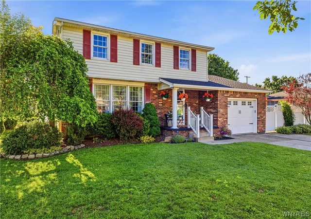 3rd image of 80 Roosevelt Ave, Lancaster, NY 14086 | MLS# B1696620