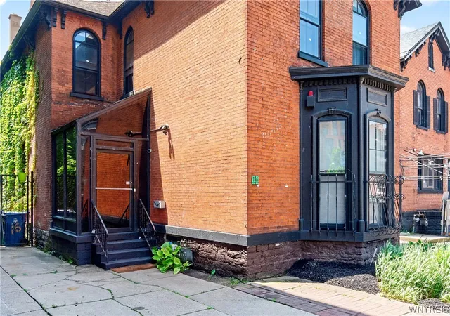 Photo 3 of Sale Pending at 16 Allen St, Buffalo, NY 14202 | MLS# B1696001 | Listing updated on 2026-07-18