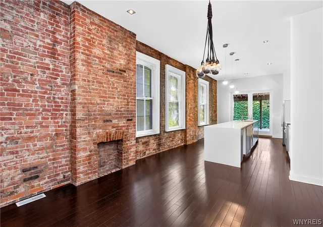 Photo 4 of Sale Pending at 16 Allen St, Buffalo, NY 14202 | MLS# B1696001 | Listing updated on 2026-07-18