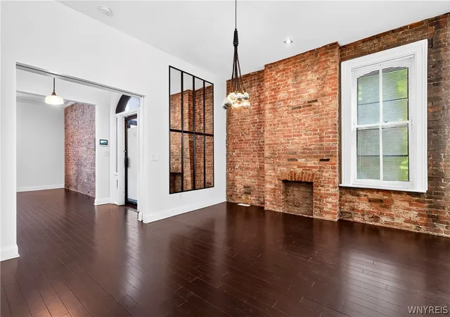 Photo 5 of Sale Pending at 16 Allen St, Buffalo, NY 14202 | MLS# B1696001 | Listing updated on 2026-07-18
