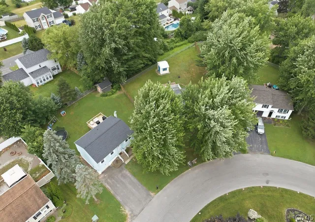 37th image of 4006 Sandpiper Ln, Liverpool, NY 13090 | MLS# S1692712