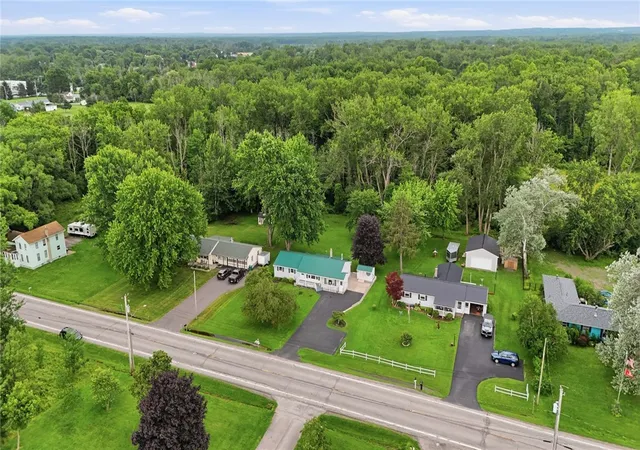 Homes for sale in Hamlin, NY | 2977 Roosevelt Hwy, Hamlin, NY 14464 | MLS# R1695631