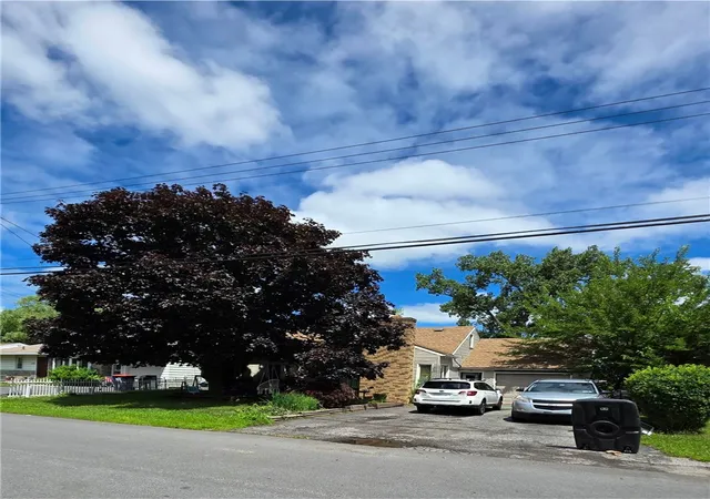 Photo 1 of Sale Pending at 136 Teakwood Dr, Rochester, NY 14609 | MLS# R1696049 | Listing updated on 2026-07-21