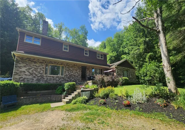 Homes for sale in Bradford, PA | 2 Ichabod Ln, Bradford, PA 16701 | MLS# R1696662