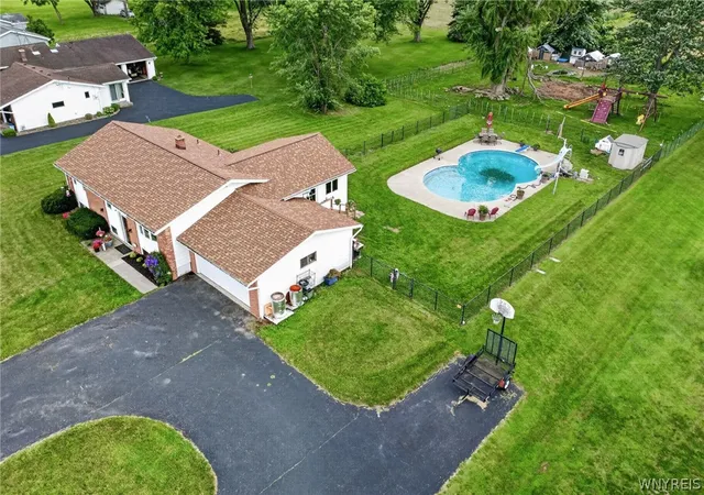 2nd image of 6058 Baer Rd, Wheatfield, NY 14132 | MLS# B1696394