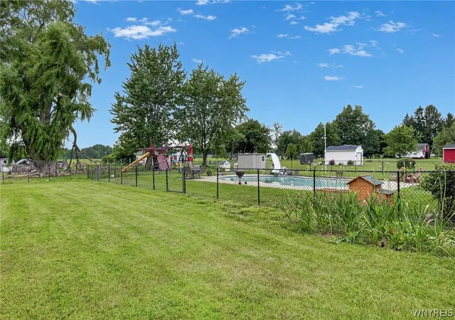 5th image of 6058 Baer Rd, Wheatfield, NY 14132 | MLS# B1696394