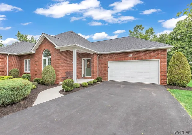 1st image of 4877 Waterford Pl, Lockport, NY 14094 | MLS# B1696201