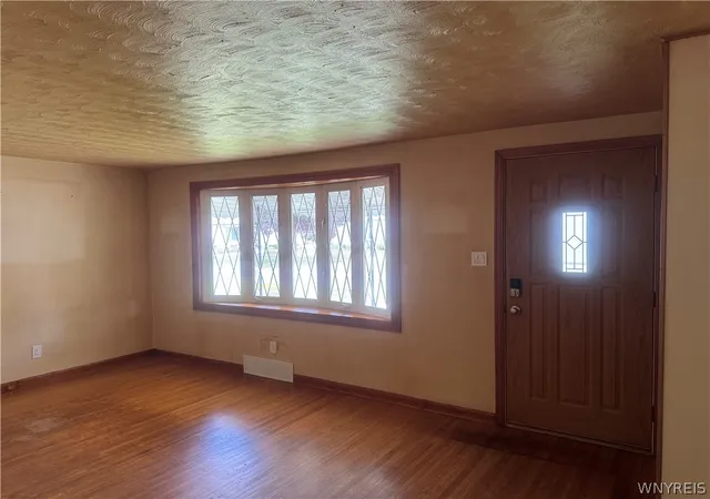 Photo 3 of Sale Pending at 212 Rogers Ave, Tonawanda, NY 14150 | MLS# B1696478 | Listing updated on 2026-07-22