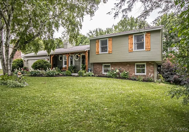 Photo 2 of Sale Pending at 8244 E Seneca, Manlius, NY 13104 | MLS# S1696414 | Listing updated on 2026-07-11