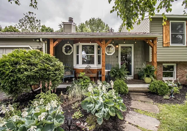 Photo 3 of Sale Pending at 8244 E Seneca, Manlius, NY 13104 | MLS# S1696414 | Listing updated on 2026-07-11