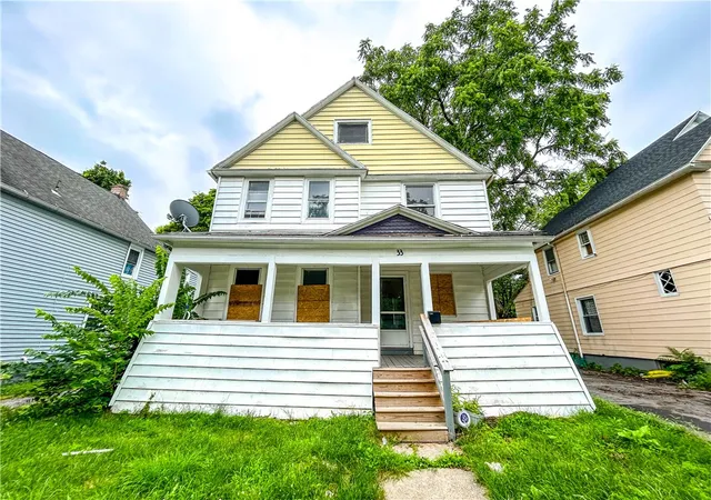 Photo 1 of Single family home for sale at 33 Finch St, Rochester, NY 14613 | MLS# R1695041 | Listing updated on 2026-07-07