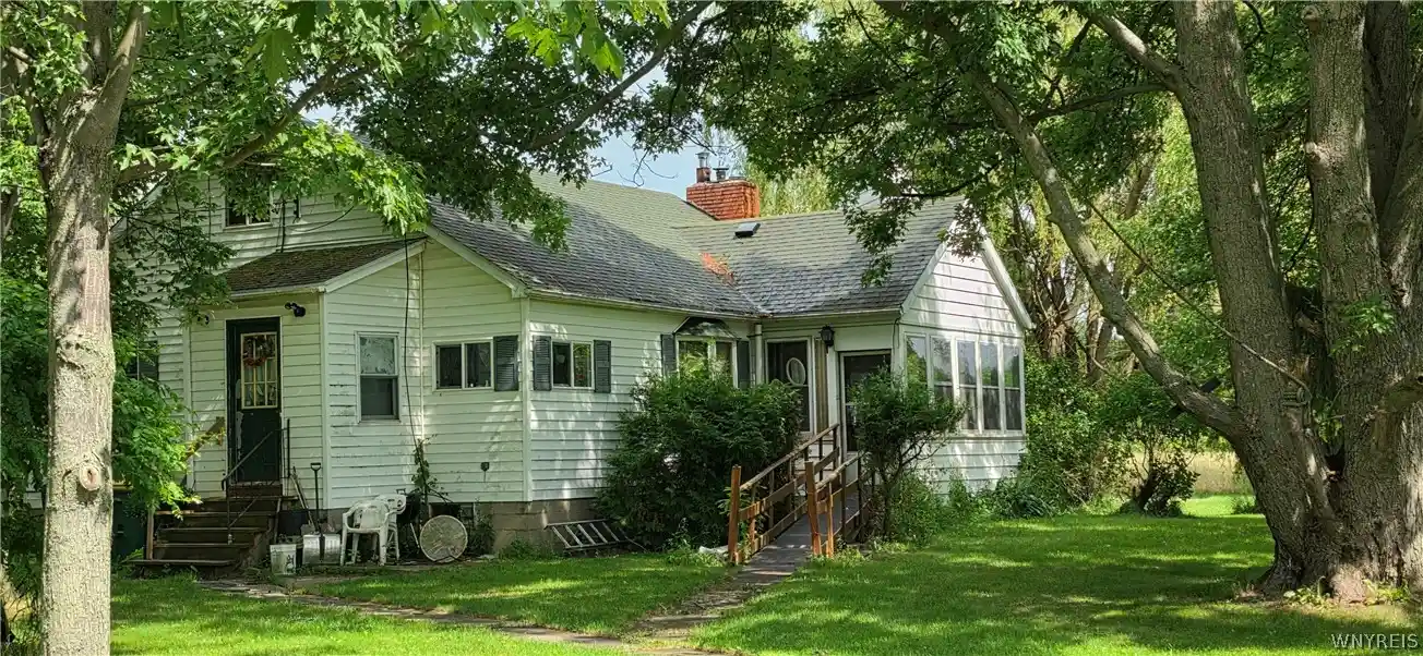 Photo 1 of Sale Pending at 7091 Rapids Rd, Lockport Town, NY 14094 | MLS# B1695807 | Listing updated on 2026-07-13