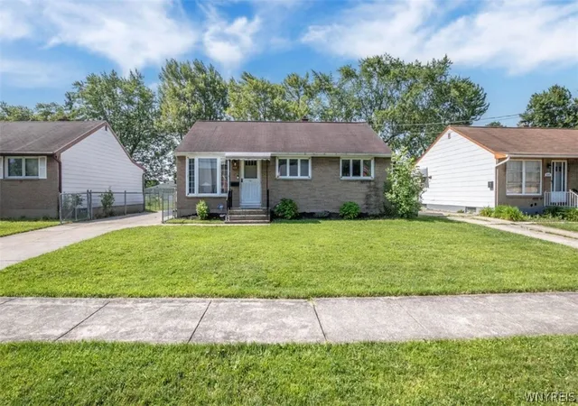 Homes for sale in Cheektowaga, NY | 425 Cherokee Dr, Cheektowaga, NY 14225 | MLS# B1685658