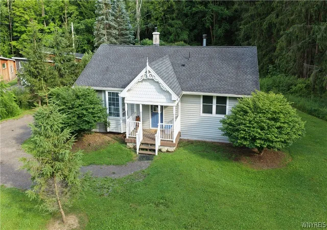Homes for sale in Ellicottville, NY | 6887 Route 242 W, Ellicottville, NY 14731 | MLS# B1696691