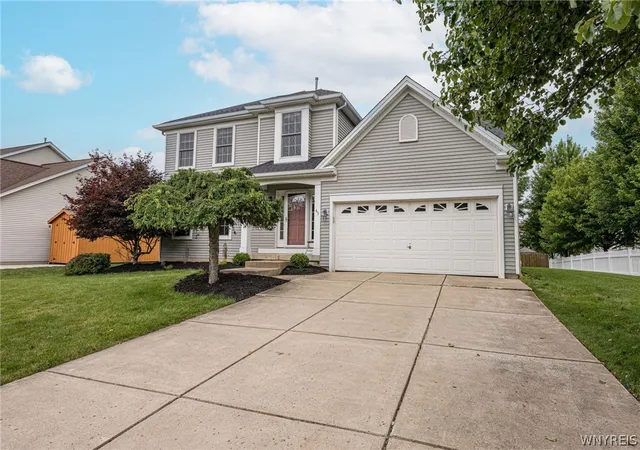 2nd image of 45 Sunset Creek Dr, West Seneca, NY 14224 | MLS# B1696254
