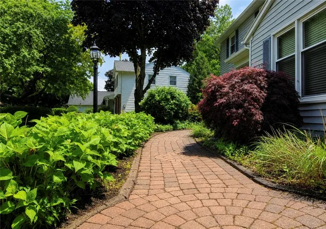 5th image of 76 Bromley Rd, Pittsford, NY 14534 | MLS# R1695932