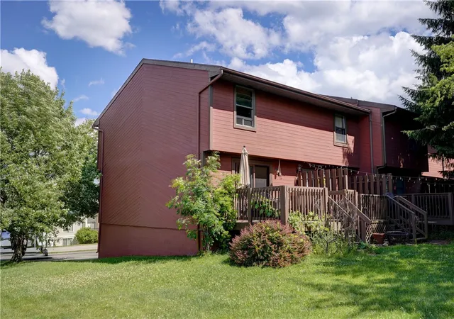 2nd image of 111 Willingate Rd, Fairport, NY 14450 | MLS# R1696762