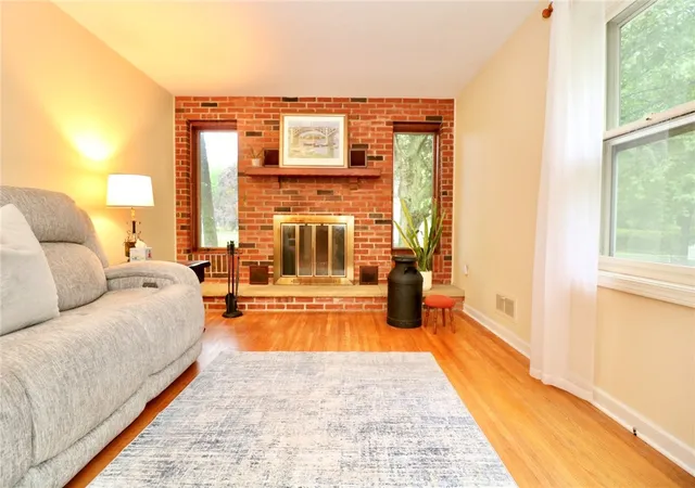 3rd image of 1096 Everwild View, Webster, NY 14580 | MLS# R1696516