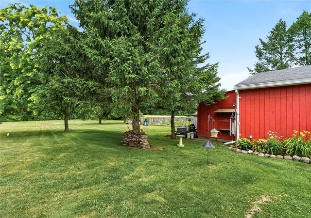 Photo 5 of Sale Pending at 1899 Shuler Rd, Lyons, NY 14489 | MLS# R1696784 | Listing updated on 2026-07-15