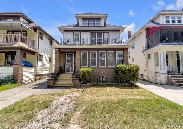 Photo 1 of Sale Pending at 136 Lincoln Blvd, Buffalo, NY 14217 | MLS# B1679763 | Listing updated on 2026-08-03