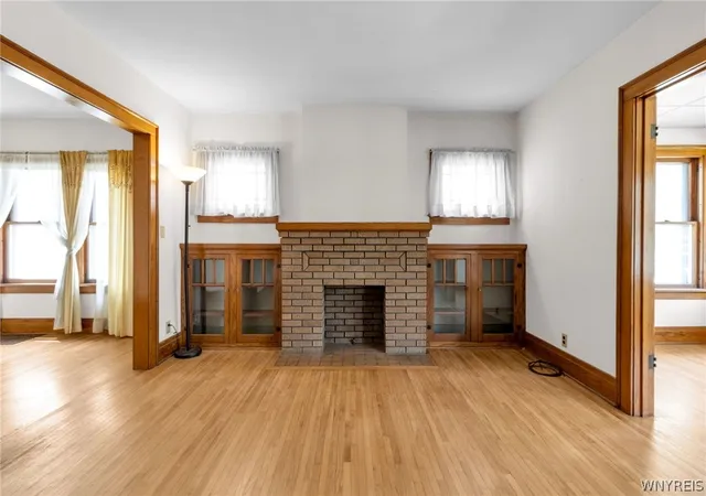 Photo 4 of Sale Pending at 136 Lincoln Blvd, Buffalo, NY 14217 | MLS# B1679763 | Listing updated on 2026-08-03