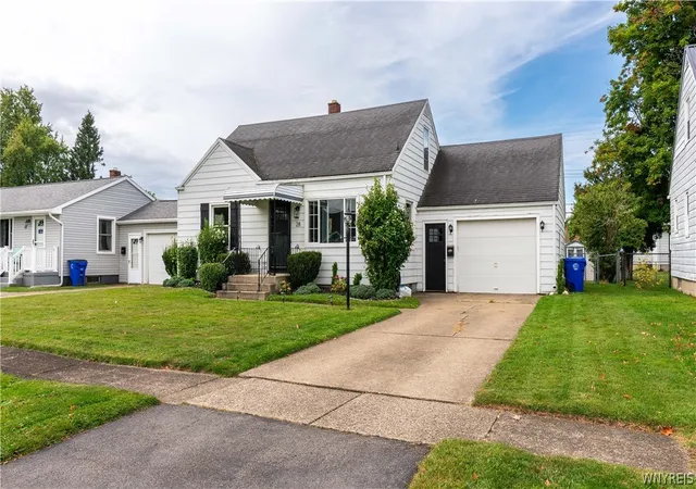 Homes for sale in West Seneca, NY | 28 Singer Dr, West Seneca, NY 14224 | MLS# B1696664