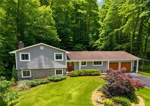 1st image of 24 Little Spring, Perinton, NY 14450 | MLS# R1696465