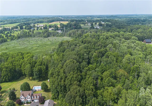 4th image of 2120 Whitney Rd E, Fairport, NY 14450 | MLS# R1695208