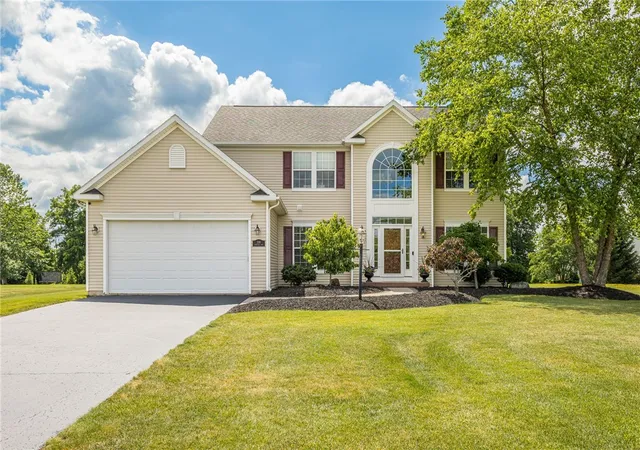 Photo 1 of Single family home for sale at 338 Stonefield Ln, Farmington, NY 14425 | MLS# R1696271 | Listing updated on 2026-07-26